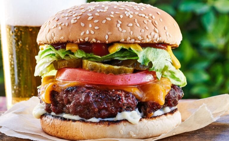 190524-classic-american-cheeseburger-ew-207p