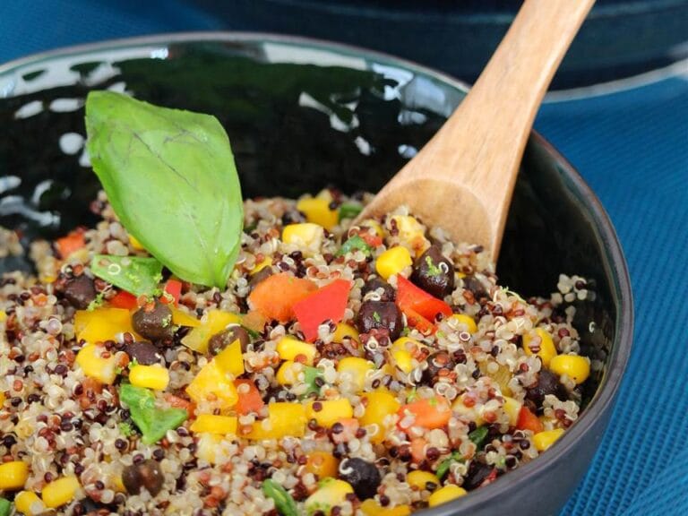 4485868-black-bean-corn-and-quinoa-salad-Buckwheat-Queen-4x3-1-69277e7ca5e946ca95eff26ae70de136