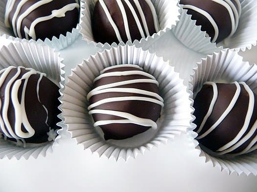 dark-chocolate-truffles3-525