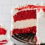 red-velvet-cheescake-with-slice-out